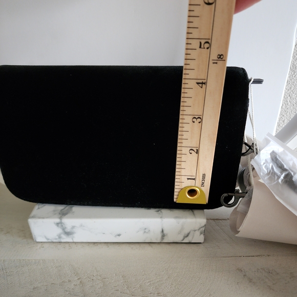 NWT Tory Burch Black Velvet clutch/purse/chain wallet W/wrist Strap - Picture 9 of 15